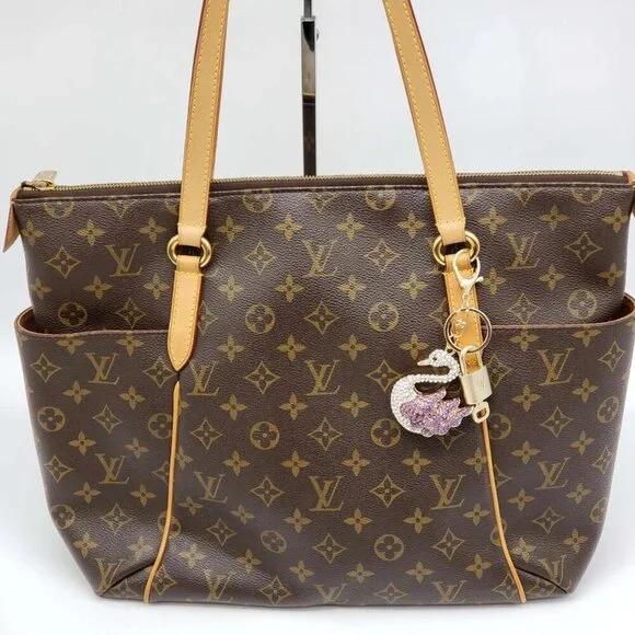 Louis Vuitton Lock & Key with unbranded Swan Bagcharm, Keycharm - Picture 3 of 7